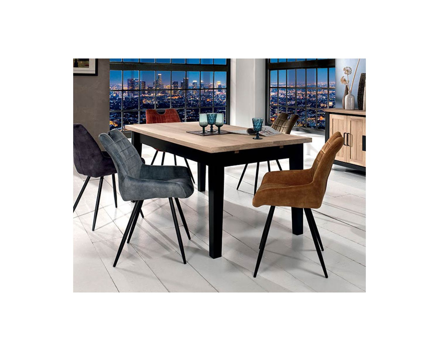 Table de repas chêne naturel et pin teinté noir « Ashland » 180 cm