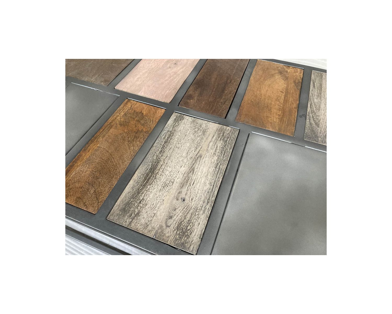 Table basse rectangulaire métal et bois piétement aérien "Camaïeu"