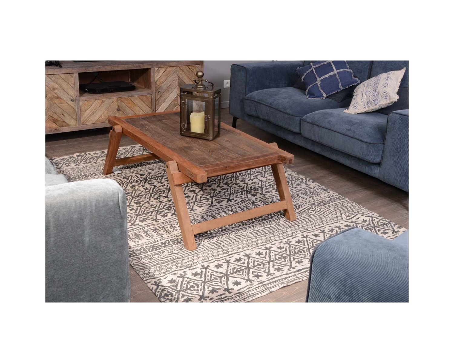 Table basse lit militaire en bois recyclé "Népalaise"