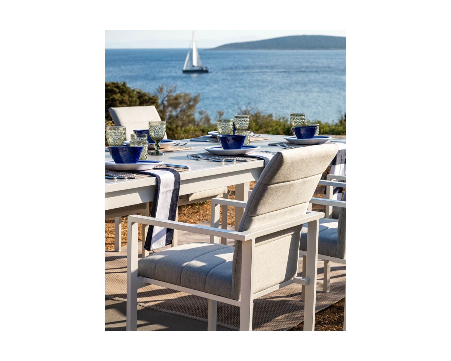 Chaise de jardin moderne tissu Sunbrella et aluminium blanc "Terrasse"