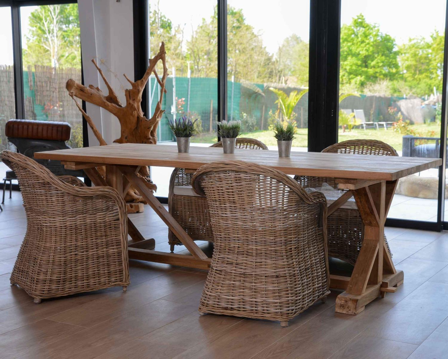 Table de repas en teck upcyclé avec pieds renforcés "Balangan Beach" 220 cm