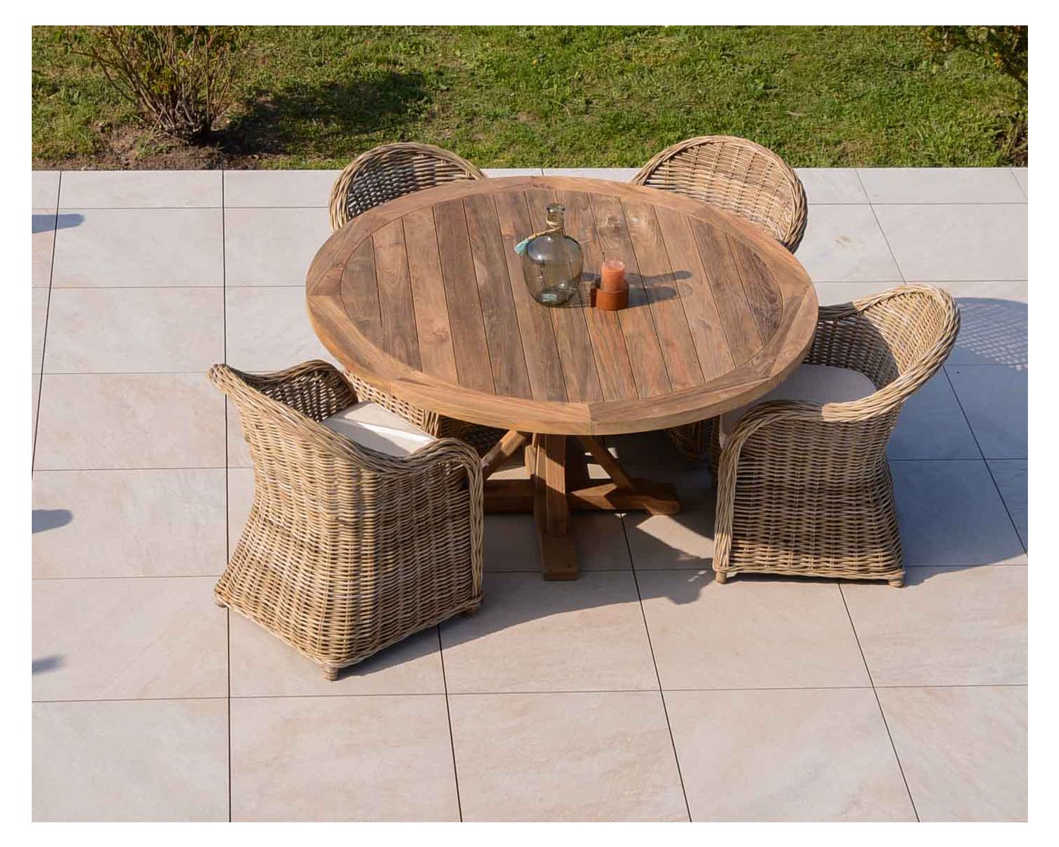 Table de jardin en teck recyclé diamètre 120cm "Balangan Beach"