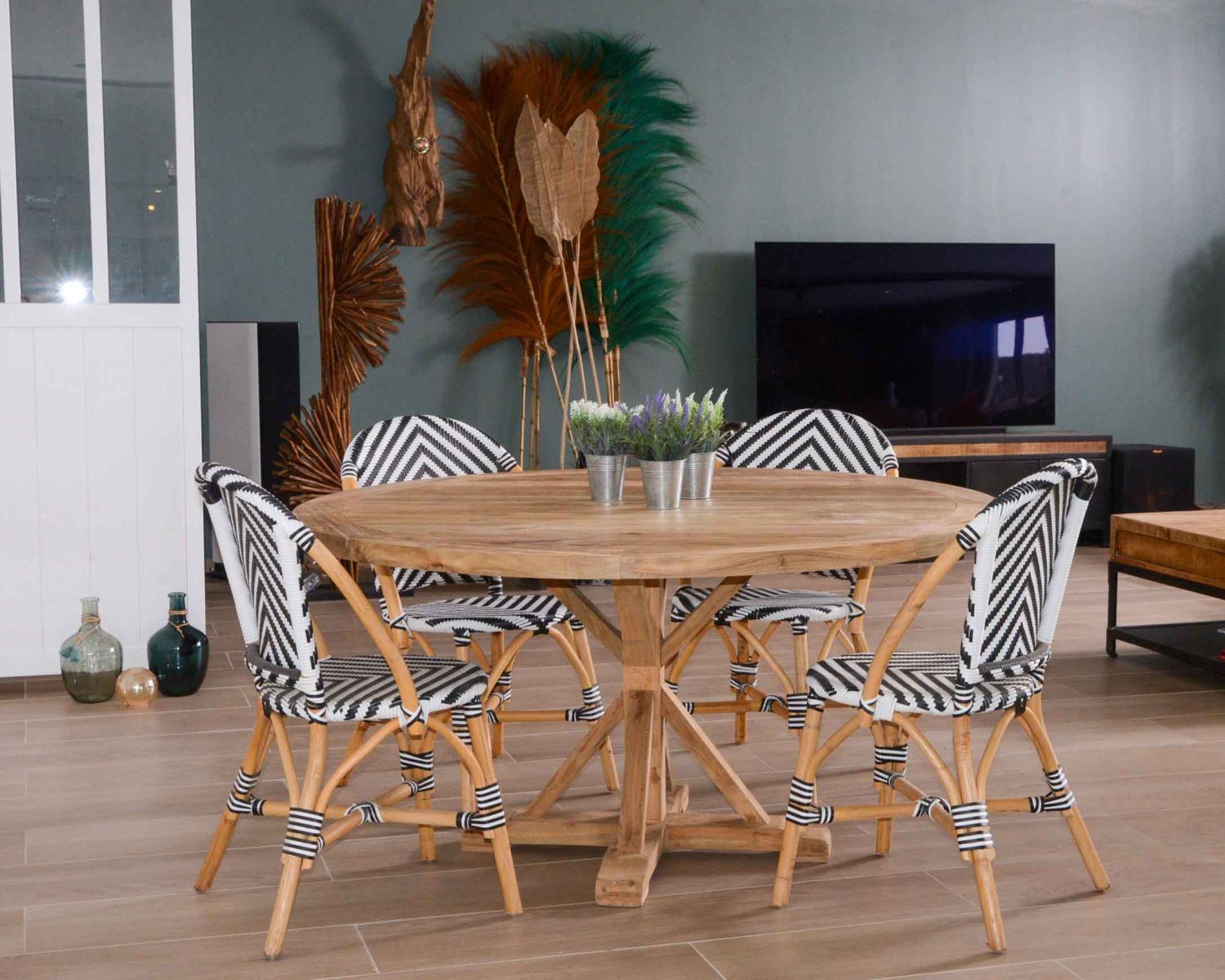 Chaise de jardin type bistrot noire et blanche en rotin "Biarritz"