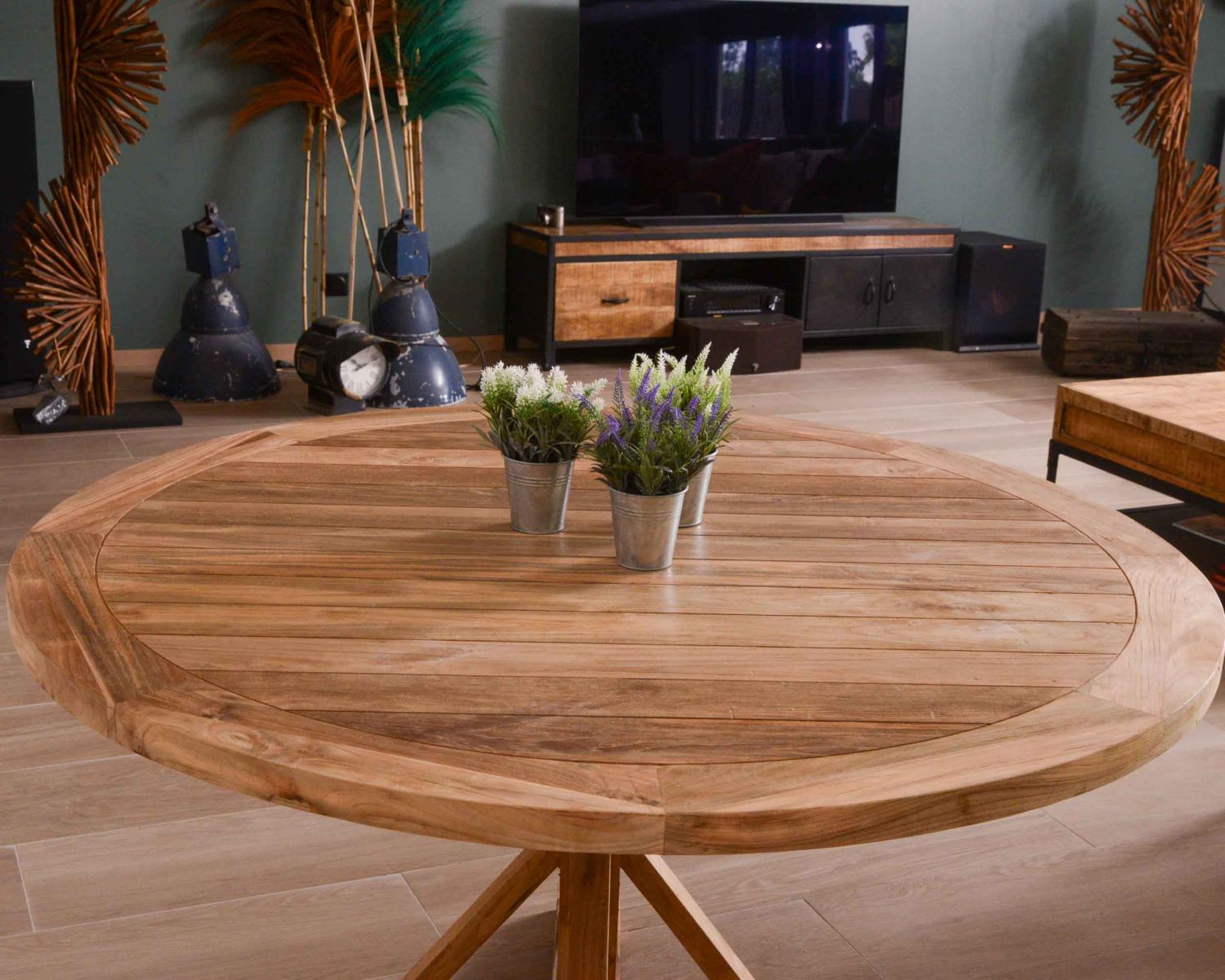 Belle table ronde en teck massif recyclé 150cm "Balangan Beach"