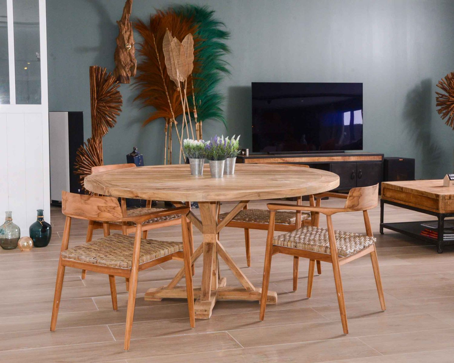 Belle table ronde en teck massif recyclé 150cm "Balangan Beach"
