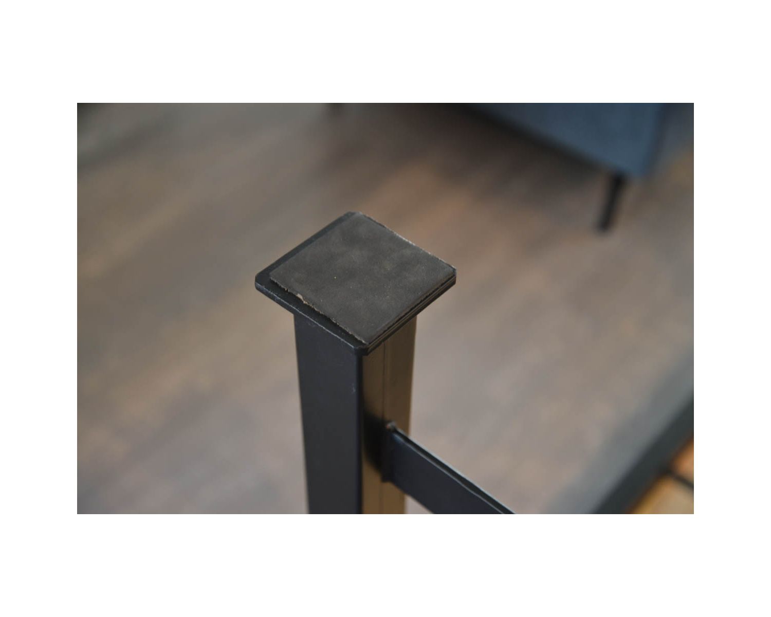 Tabouret de bar industriel en métal et bois "IPN"