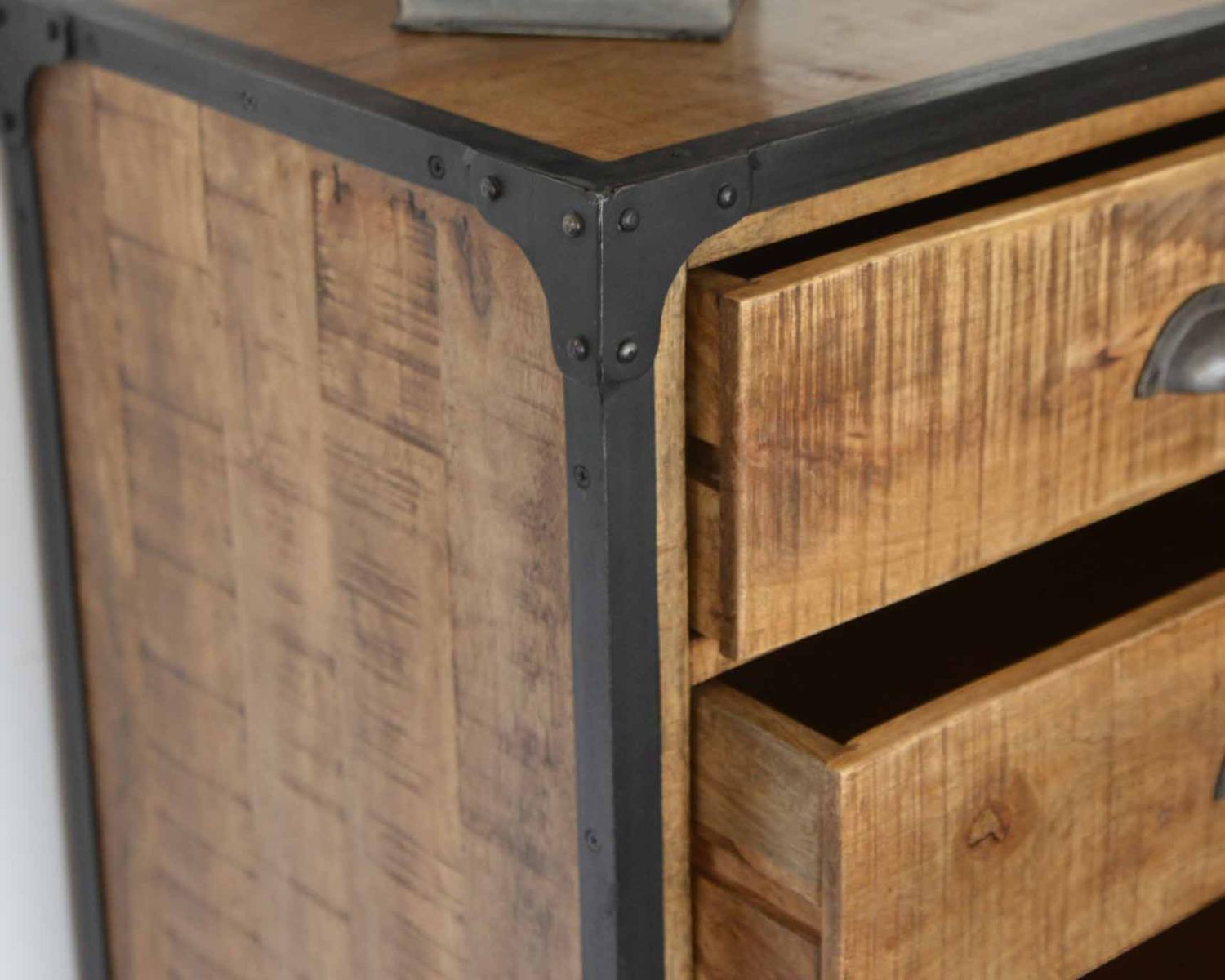 Rangements à tiroirs en bois et métal style commode d’antiquaire "Emil"