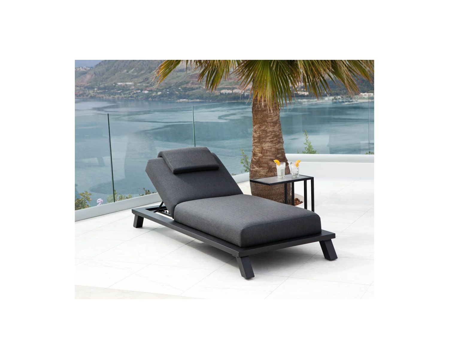 Bain de soleil haut de gamme anthracite tissu Sunbrella "Nusa Pedina"