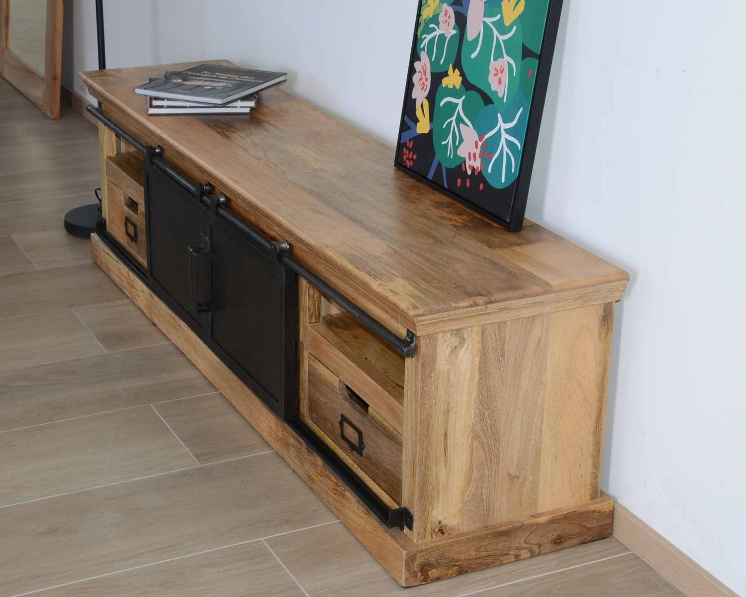 Grand meuble TV bas 180cm bois naturel massif et métal gris "Haden"