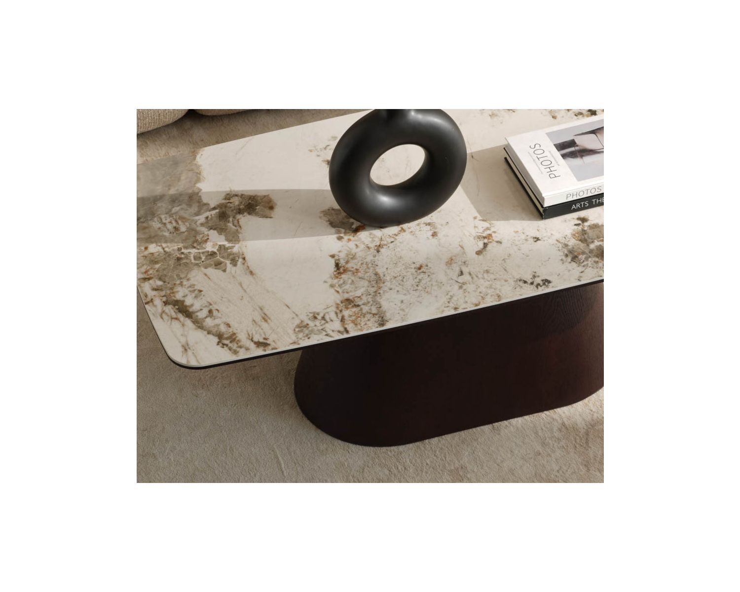 Table basse plateau céramique effet pierre naturelle "Oria" pied central aspect wengé