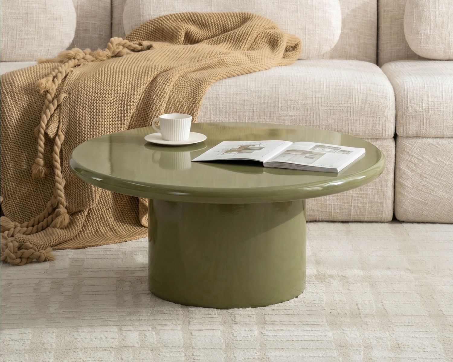 Table basse ronde 80 cm design minimaliste vert sauge laqué "Nalya" à pied central