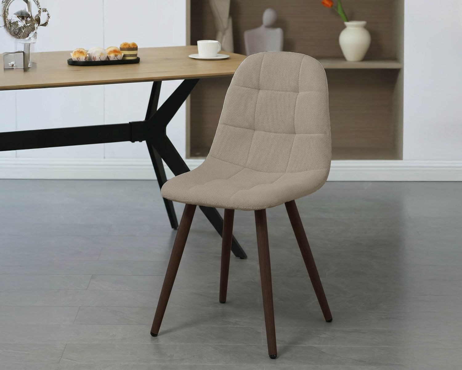 Lot de 4 chaises pivotantes rétro-contemporaines "Noma" en tissu grège chiné, pieds décor noyer