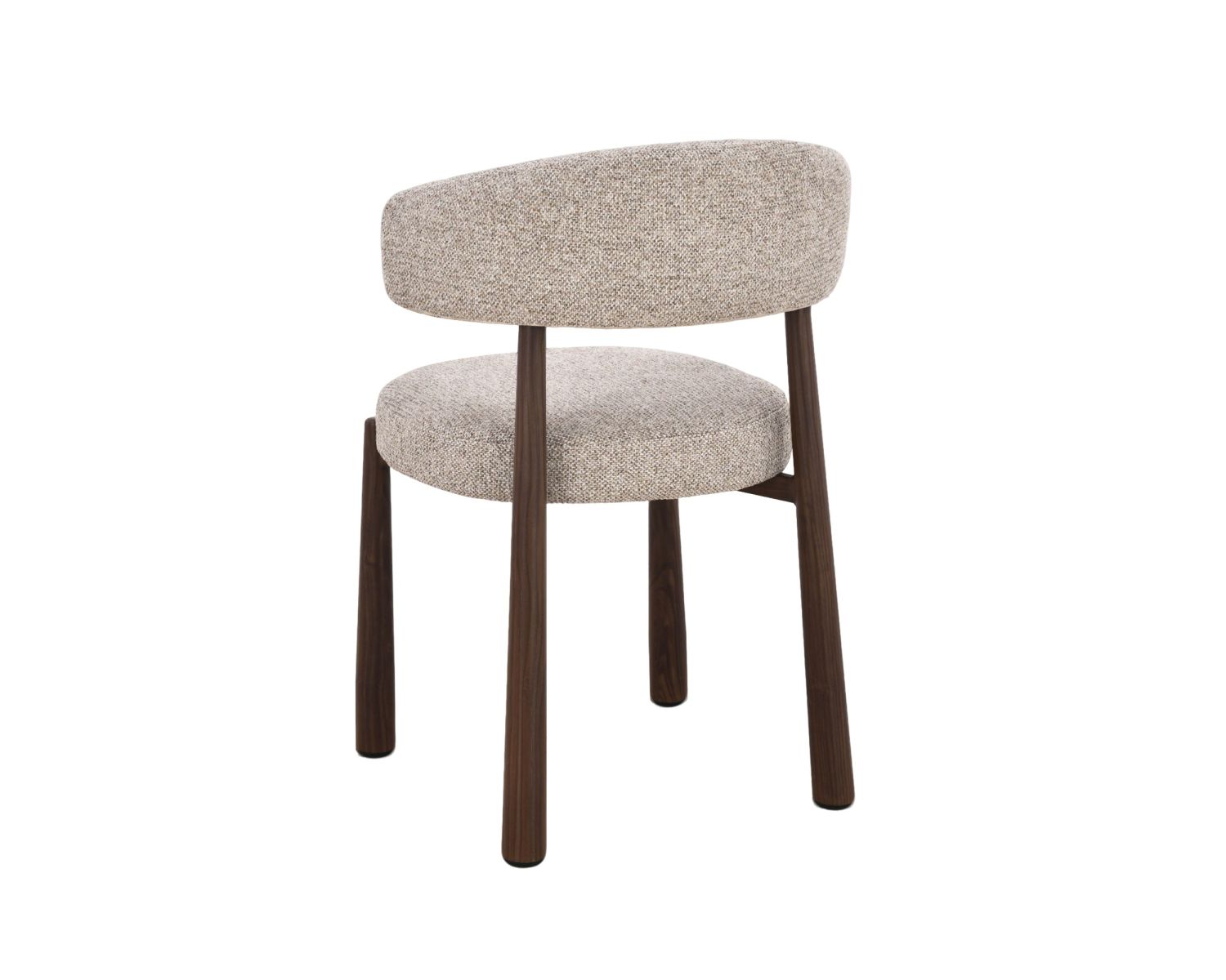 Lot de 2 chaises enveloppantes esprit rétro-contemporain “Arlo” en tissu tramé beige et marron, pieds aspect noyer