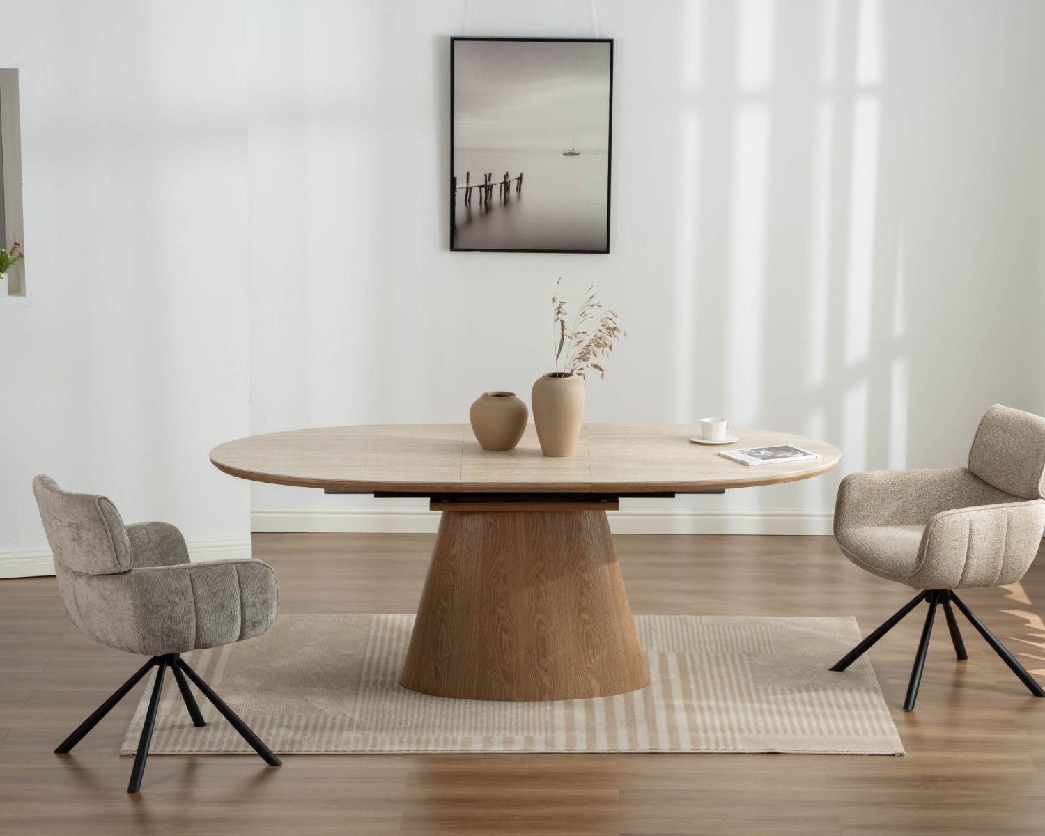 Table de repas extensible 160-200 cm plateau céramique effet travertin "Oria" piètement aspect chêne clair