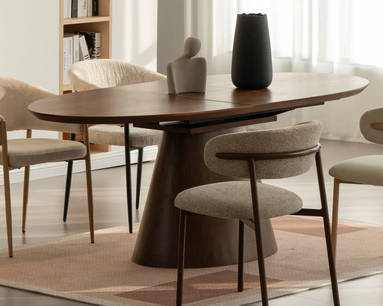 Table de repas extensible 160–200 cm teinte noyer "Oria" forme ovale