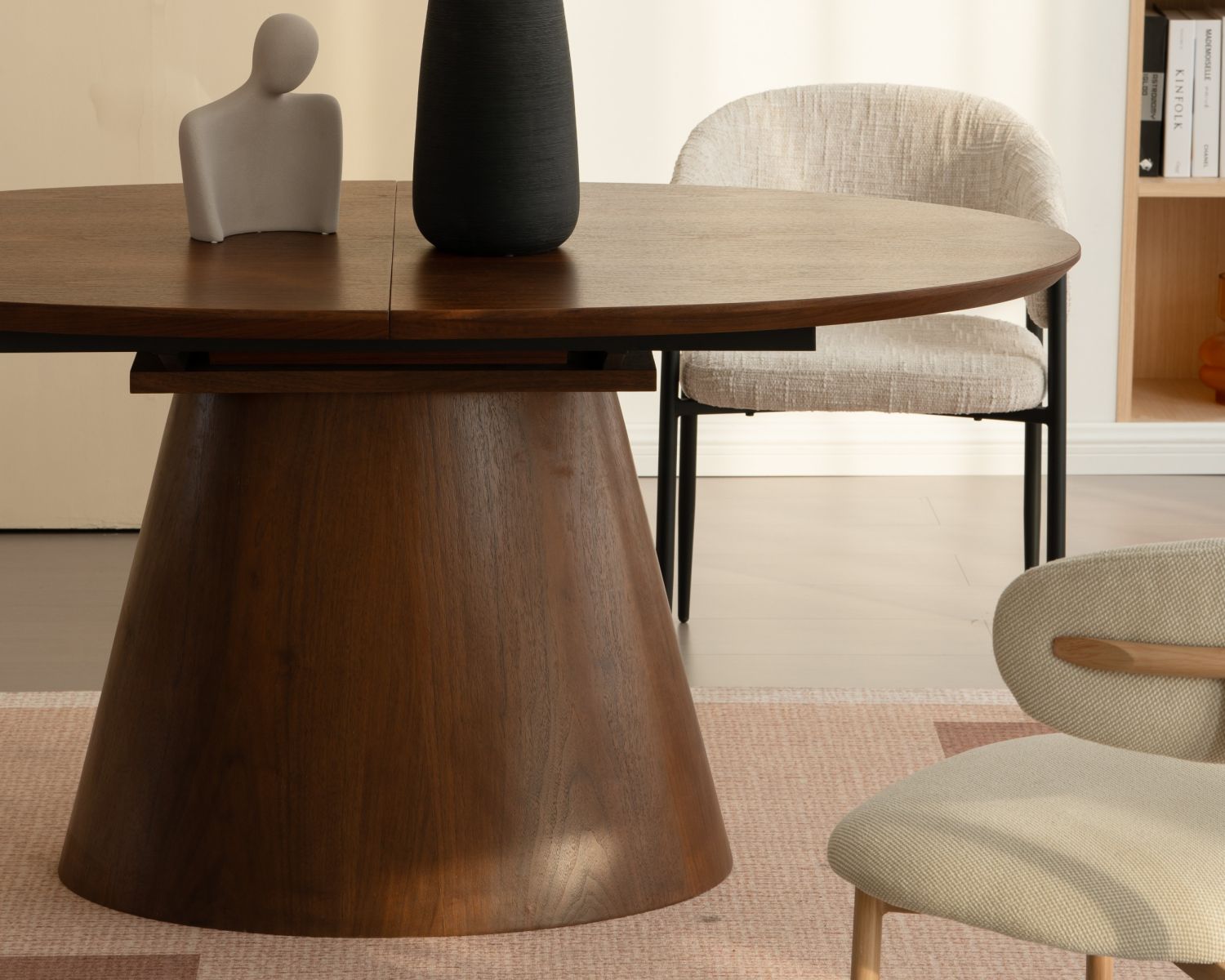 Table de repas extensible 160–200 cm teinte noyer "Oria" forme ovale