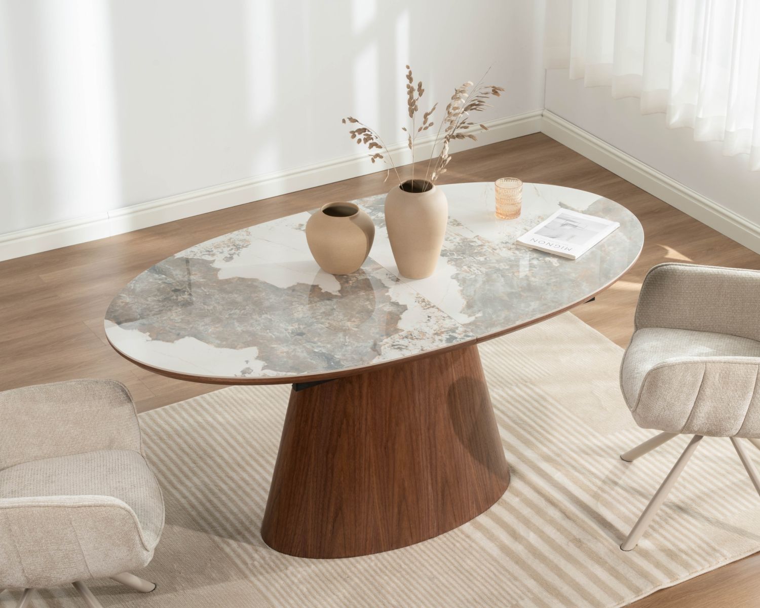 Table de repas extensible 160-200 cm plateau céramique effet pierre naturelle "Oria" piètement aspect noyer
