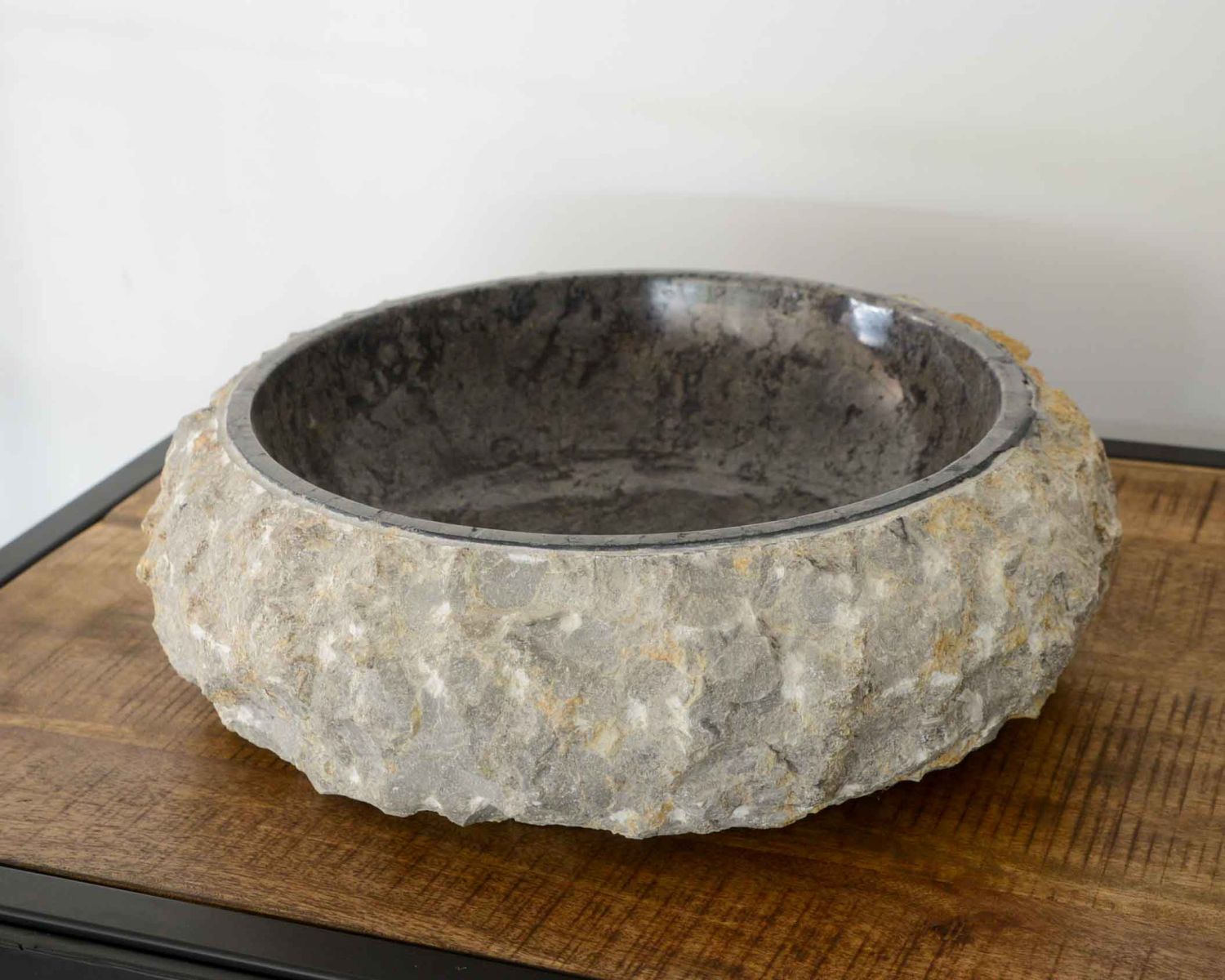 Vasque à poser en marbre poli et brut gris foncé "Stone"
