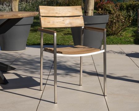 Lot de 4 chaises de jardin empilables en teck et acier inoxydable "Melta"