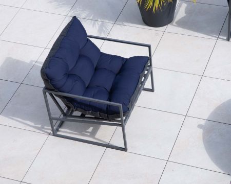 Fauteuil de jardin chic et confortable bleu foncé et aluminium gris "Maluku Island"