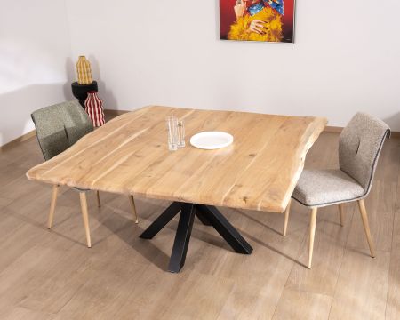 Table de repas carrée 140 cm en acacia et pieds mikado métal "3D"
