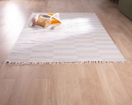 Tapis rayé bleu clair et crème "Ethnic" dimensions 120x180 cm