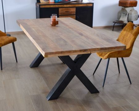 Table en bois massif 180 cm "Caractère"