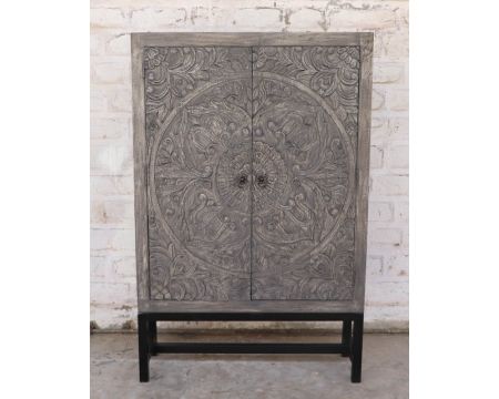 Armoire indienne en bois massif avec portes sculptées "Batti"