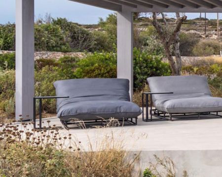 Bain de soleil double en alu noir et tissu gris foncé Sunbrella "Sipura Island"