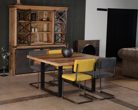 Lot de 4 chaises vintage tissu jaune curry métal noir "Caractère"
