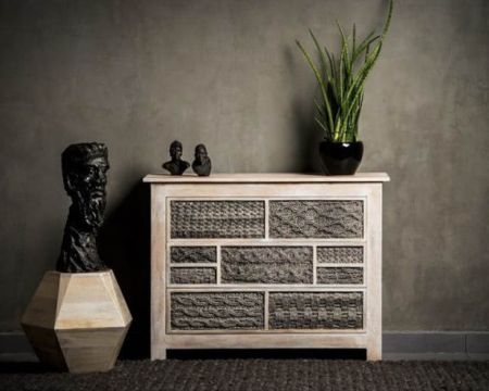 Commode en bois massif blanchi et tressage naturel "Pop Vintage"