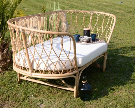 Grande banquette en rotin tressé "Taipa Beach" avec assise tissu