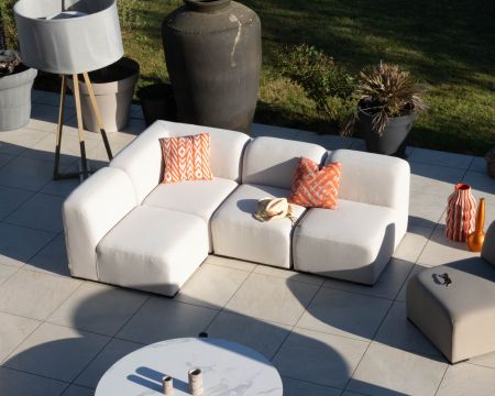 Module d'angle pour canapé d'extérieur modulaire design organique "Miroly Bay" en tissu crème