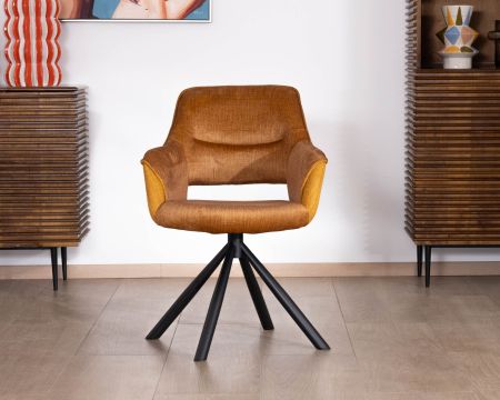 Lot de 2 fauteuils de repas pivotants et enveloppants en tissu bi texturé jaune moutarde "Chilko"