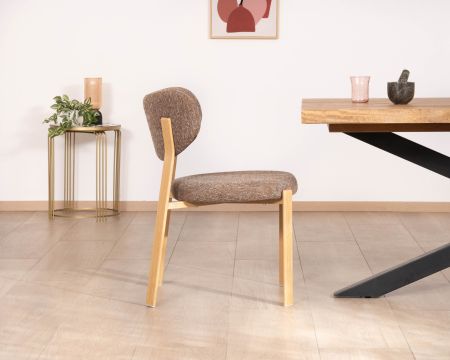 Lot de 2 chaises de repas empilables design et chaleureuses "Staccato" tissu tramé marron et pieds aspect chêne