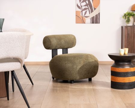 Fauteuil bas design moderne et organique en tissu bouclette kaki "Luno"