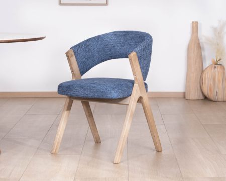 Lot de 2 chaises de salle à manger contemporaines bleu nuit "Kyara" pieds boomerang en bois d'hévéa