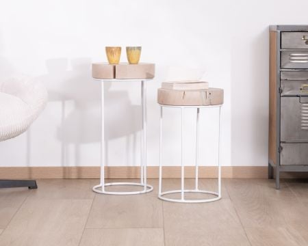 Lot de 2 tables d'appoint rondes blanchies en bois et métal "Nervure"