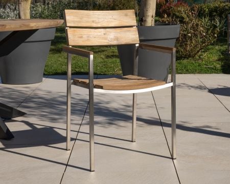 Lot de 4 chaises de jardin empilables en teck et acier inoxydable "Melta"