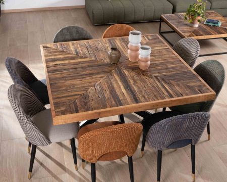 Table de repas carrée 140cm acacia finition chevrons pieds métal noir croisés "Géonidum"