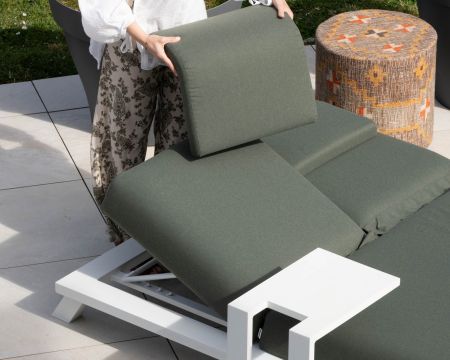 Têtière en tissu vert kaki pour bain de soleil "Nusa Pedina"