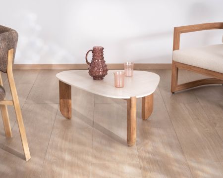 Grande table basse design organique intérieur / extérieur en teck massif et plateau céramique effet travertin "Osten"