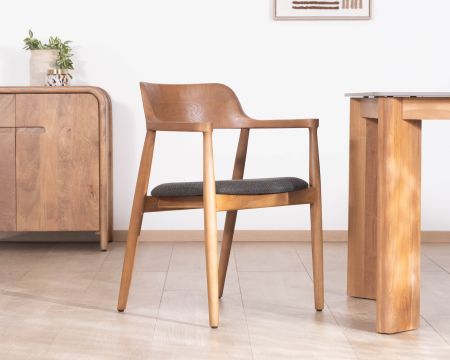 Chaise de repas design épuré avec accoudoirs et assise tissu anthracite "Vogue"