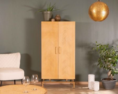 Armoire Honorine en chêne massif 2 portes avec étagères en bois - Meubles  Bois Massif