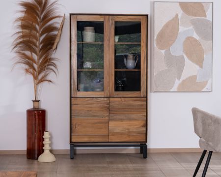 Petit vaisselier vitré esprit contemporain "Olonie" en teck naturel, acacia et métal noir 