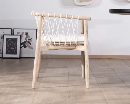 Chaise de repas en bois et corde tressée "Katue"