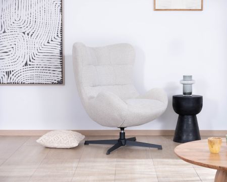 Fauteuil pivotant cocooning en tissu bouclette crème clair "Calista" forme enveloppante