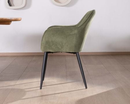 Chaise contemporaine avec accoudoirs "Scotty" en velours vert kaki et pieds métal noir