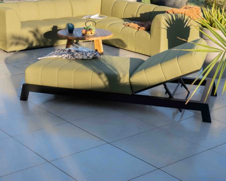 Chaise longue ultra confort tissu vert "Terrasse" structure noire