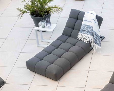 Chaise longue haut de gamme en tissu Sunbrella gris foncé "Lazy Beach"